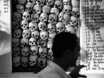 Historical Phnom Penh Small Day Tour, including Genocide Museum and Killing Fields